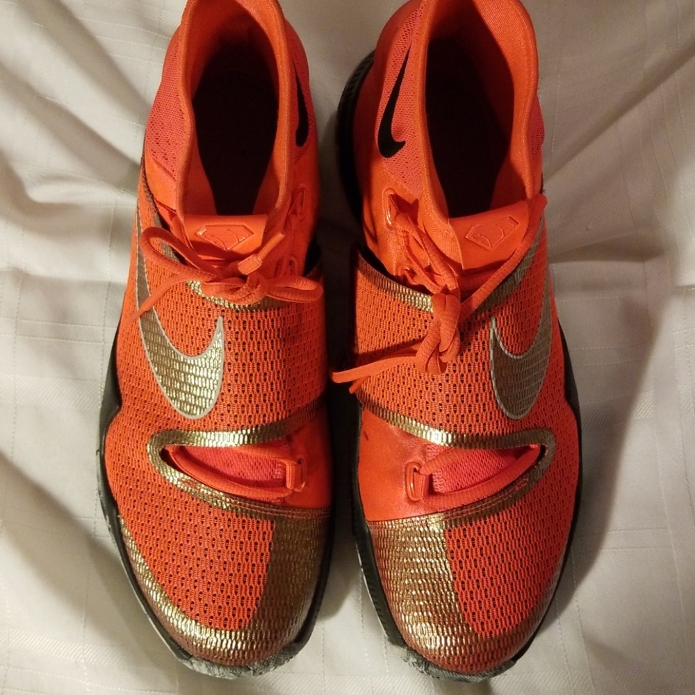 Nike Zoom HyperRev “Skylar Diggins” 